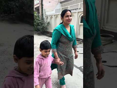 Shanu gyi Saksham ko School se lene 😂