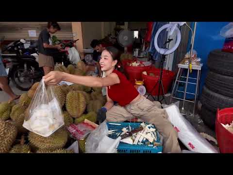 Cute Bangkok Lady Sells Huge Durian Fruit - Thai Street Food