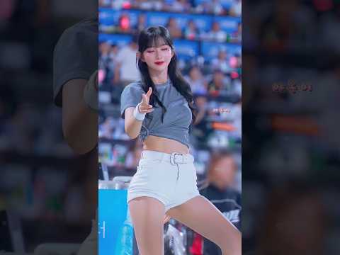 🌷✨️치어리더 김진아 Kim Jin A 金吉娜 직캠 fancam 4K 원본 <strong>kt</strong> 위즈 공연 아웃송 <strong>무대</strong> 퍼포먼스 피리