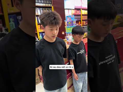Hai cậu bé nghèo vô ý làm vỡ chai rượu bị bà chủ bắt đền! #shorts