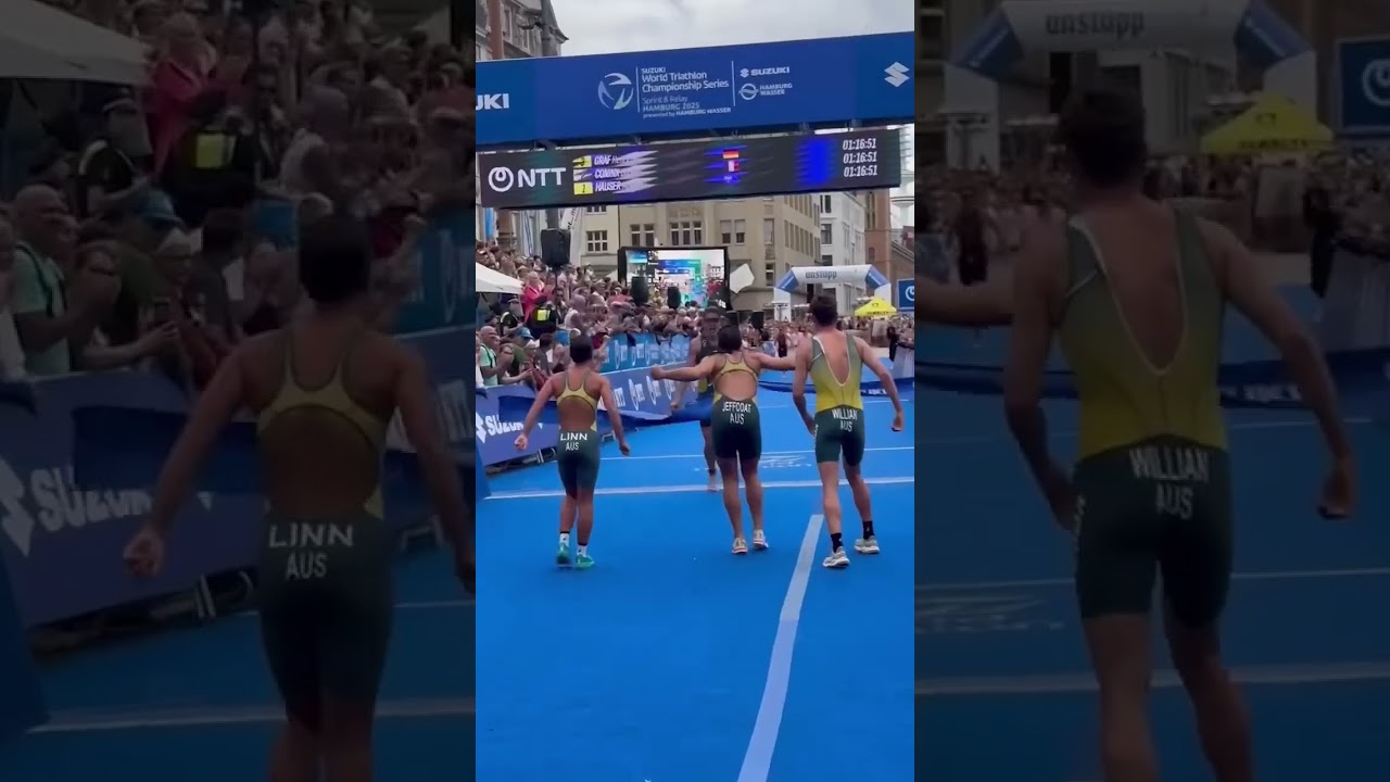 The Aussies were on top in 2025! 🙌🇦🇺 #Triathlon #MixedRelay #Gold #shorts