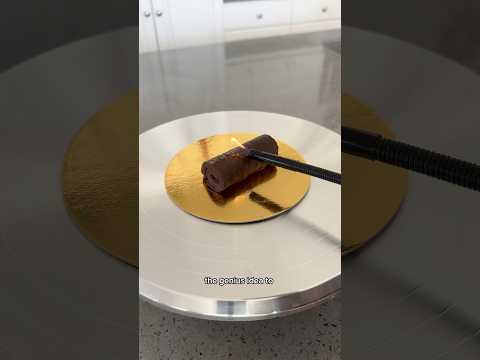 2 LEVELS of mini Yule log cakes! 🎄❤️ #cakedecorating #caketok #mini