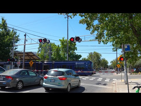 29th St. Railroad Crossing, Sacramento CA - SacRT Light Rail