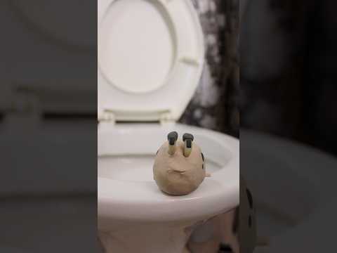 Qute Toilet FAIL 😱 Mission Rescue