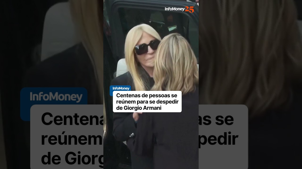 Multidão faz fila silenciosa em velório de Giorgio Armani Donatella Versace comparece
