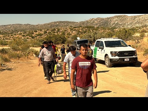 Mass arrest of migrants at the California border by Border Patrol