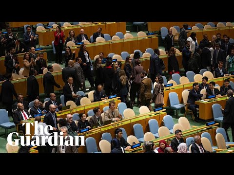 Dozens of delegates walk out of Benjamin Netanyahu's United Nations speech