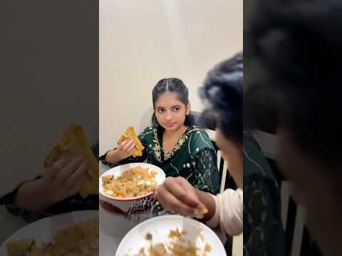 মেয়েদের গায়ের থেকে মুখের জোড় বেশি থাকে। 🙄