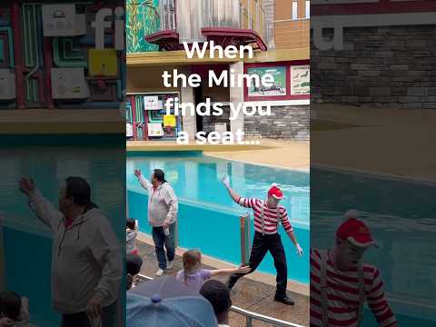 Funny Mime pranks guy to his seat 🤣 #seaworld #orlando #seaworldorlando