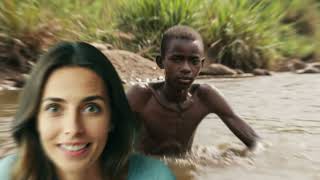 Mujer Mira el Tamaño de la Herramienta de un Niño Africano y lo Invita a Vivir con Ella, Le Obligó a