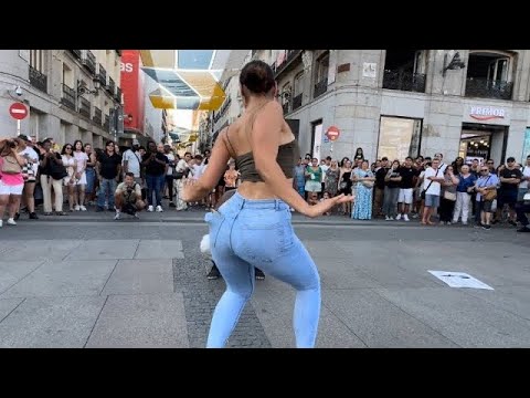 ”¡Imposible No Mirar! El Arte de Bailar de Esta Chica Te Dejará Loco”  SALSA 2025