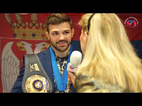 Stevan Mićić, svetski šampion u rvanju - proslava zlatne medalje u Indijani