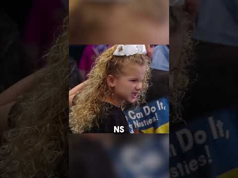 Este luchador se estaba burlando de una chica.