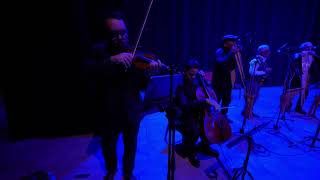 Hombres de Barro - Amanecer, en vivo, Teatro Municipal de Iquique (extracto)