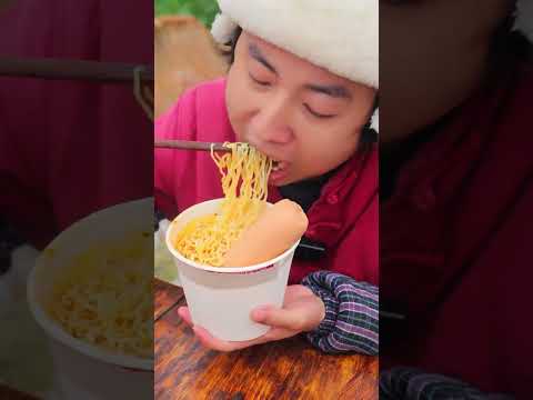 你们觉得吃泡面，配什么好吃#农村美食#吃播#辣椒酱#抖音美食#tiktok#美食盲盒#spicy