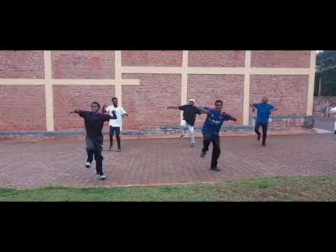 It's been a long time since I last danced, so I'm practicing now