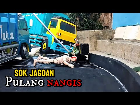 Parah ini...!!! Truk cak selamet oleng ditengah tol