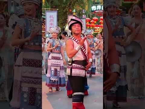 Immersed <strong>in</strong> Brother Niu's dance moves, here's the <strong>whole</strong> thing without dubbing or editing