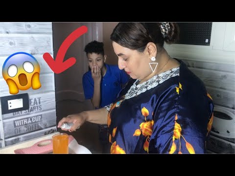 شاف امه وهي بتحط حاجه لابوه في العصير ومكانش يعرف السبب .. شوفو حصل ايه !