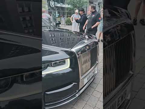 На якому авто приїхав Олександр Усик на прес конференцію у Лондоні. #машина #усик #ролсройс #авто