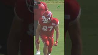 Travis Kelce still got it 😭✌️