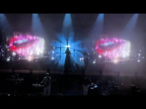 Gracie Abrams performing Felt Good About You - Los Angeles - September 9, 2024