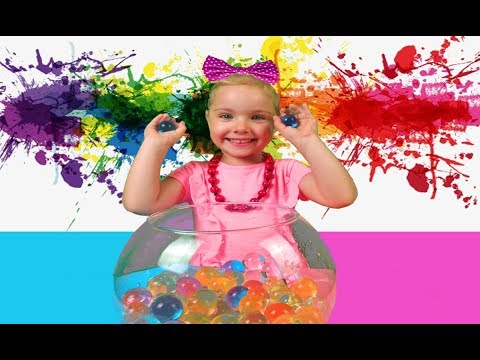 Lili play with GIANT MAGIC ORBEEZ ! Play time with Magic Jumbo Water Balls