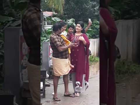 അപ്പു ചേച്ചി  എന്നെ എടുക്കുമോ?