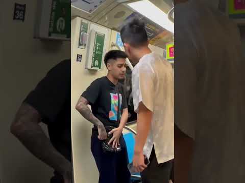 Fingindo dever máfia chinesa!