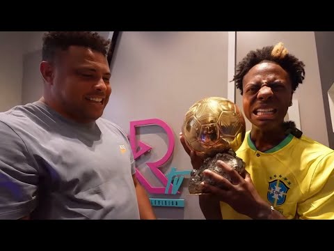 iShowSpeed Holds Ronaldo Nazario Ballon D’or Trophy 🏆 😲