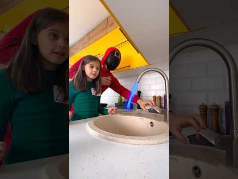 SQUID GAME - invisible water season #alisafinch #funny #squidgame