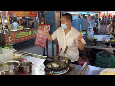 Dancing Chef Cooking Seafood - Chinese Street Food