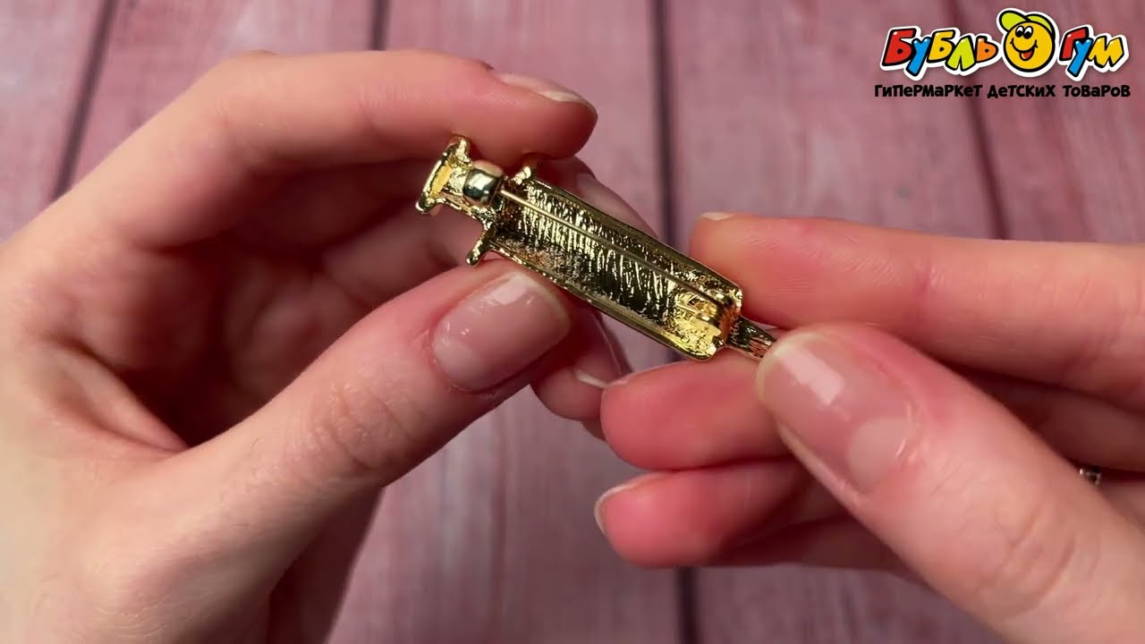 Брошь Шприц в золоте белая эмаль - видео