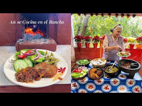 Comida Sencilla y Rápida Tortitas de Papa con Carne Molida, Ensalada y Salsa de Molcajete