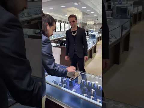 The Mob Boss Gets Cash for Gold! 👀