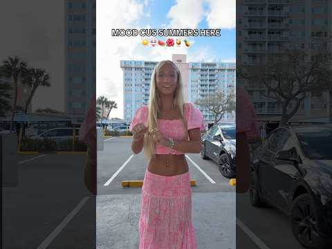 MOOD CUS SUMMERS HERE