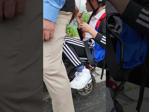 Coolest grandpa scooter at the school drop-off point #shorts #short #escooter