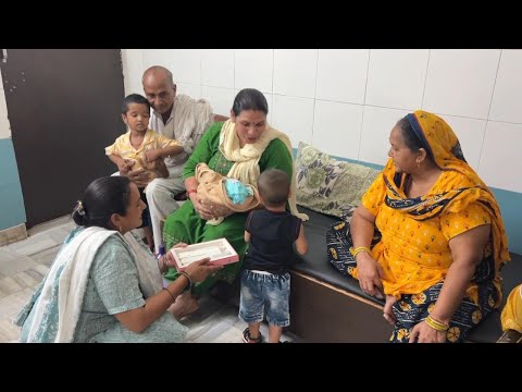 बुआ बनने की खुशी में आंसू भी आ गए | मम्मी पापा को देख कर | UP Vlogger Babli