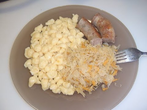 Шпецле с капустой и домашней колбасой. Быстрый обед