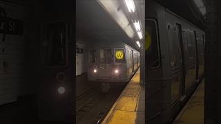 R68 (W) Train Entering Court Street #mta #r68 #wtrain