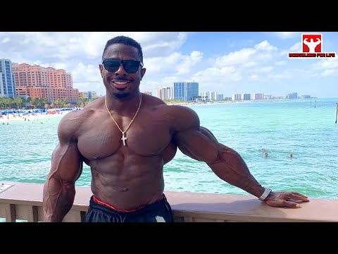 200lb Dumbbell Chest Press is to EASY - Strongest Bodybuilder