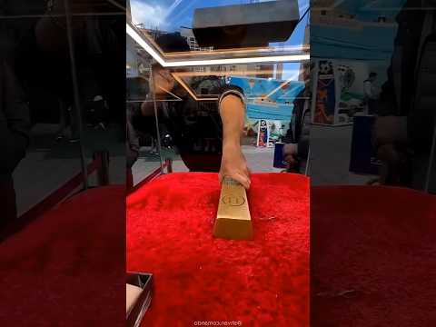 this guy lifting the gold #shorts #short #trending #viralshorts #facts #reels