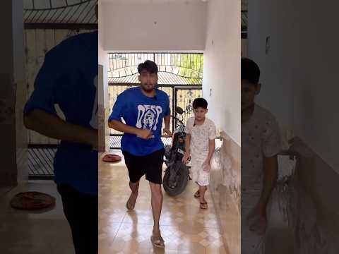 लियो को पानी से डर लगता है 🤩🤣  #comedy #funny #funnyshorts #shorts