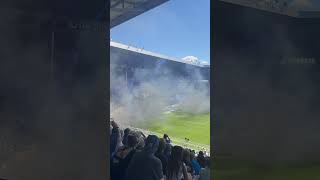 Selbstbewusst und mit breiter Brust! 💪💙🖤