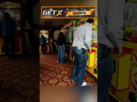 Как вообще ВЫИГРАТЬ у автомата с игрушками? #shorts