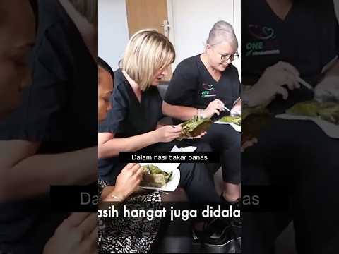 SAKING ENAKNYA BULE MAKAN SIANG NASI BAKAR SAMPAI TEPUK TANGAN #mukbang #foodchallenge #streetfood