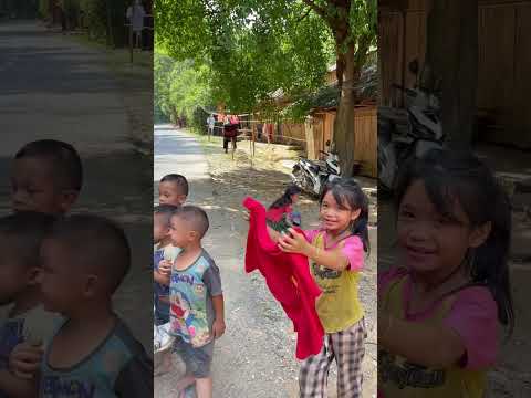 Tôi giúp những em bé đáng yêu #giadinh #thieunhivuinhon #funny