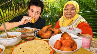 Eating Rare Mango Curry (Traditional Food in the Maldives!!) 🇲🇻