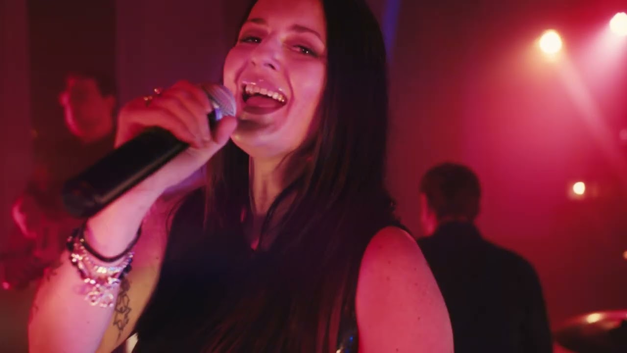 Radio Live Party Band