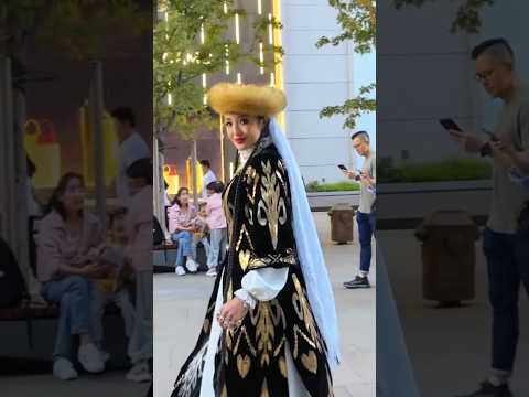 ??❤❤Уйгурская девушка#национальный костюм#Шанхая